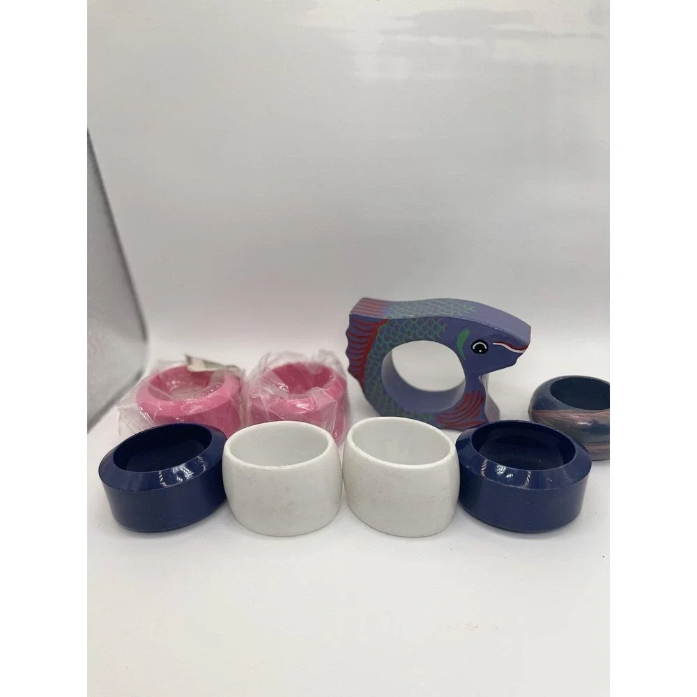 Vintage Assortment of Napkin Rings,‎ Textured, Wooden, Beaded- MIXED LOT